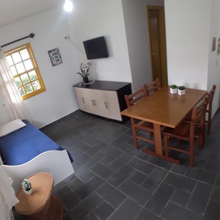 봄비나스 Residencial Colonial Amarelo A 150M Da Praia De Mariscal 아파트 호텔 외부 사진