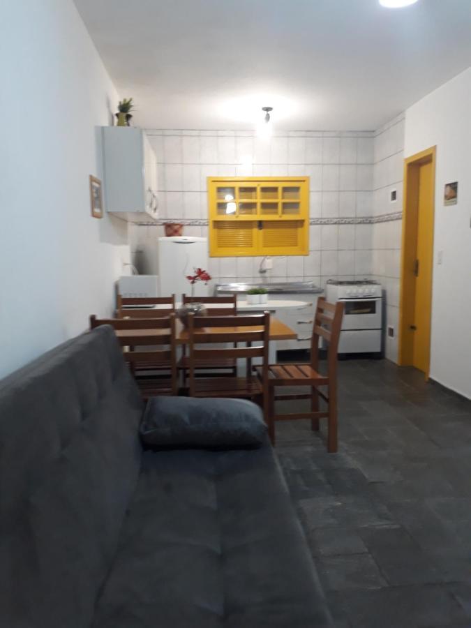 봄비나스 Residencial Colonial Amarelo A 150M Da Praia De Mariscal 아파트 호텔 외부 사진