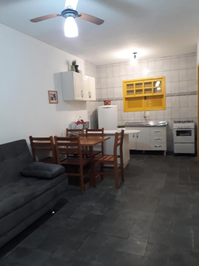 봄비나스 Residencial Colonial Amarelo A 150M Da Praia De Mariscal 아파트 호텔 외부 사진