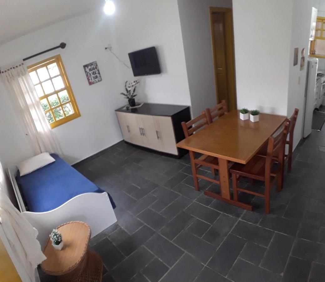 봄비나스 Residencial Colonial Amarelo A 150M Da Praia De Mariscal 아파트 호텔 외부 사진